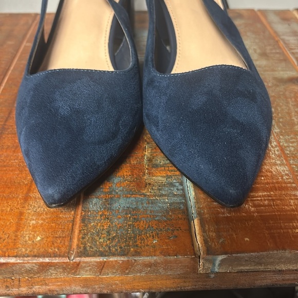 Elegant Blue Suede Women's Dress Shoes - Picture 9 of 9